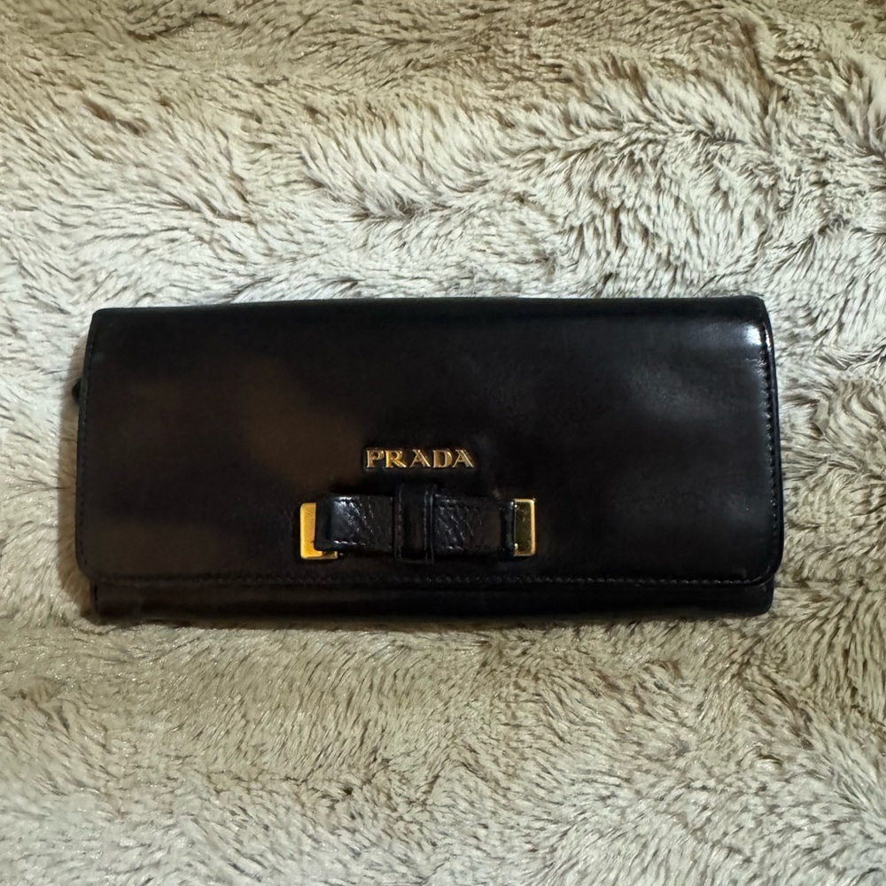 Prada Black Leather Wallet in Good Preloved Condition